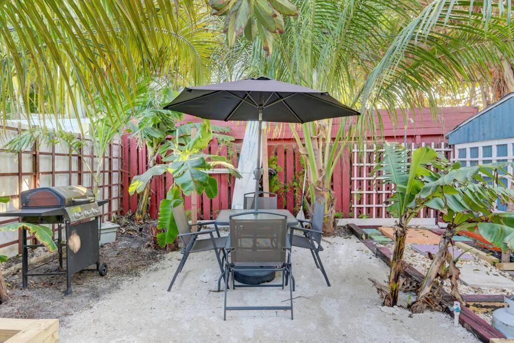 Enchanting 2Br/1Ba Casita 2 Blocks To Beach Villa Deerfield Beach Eksteriør billede